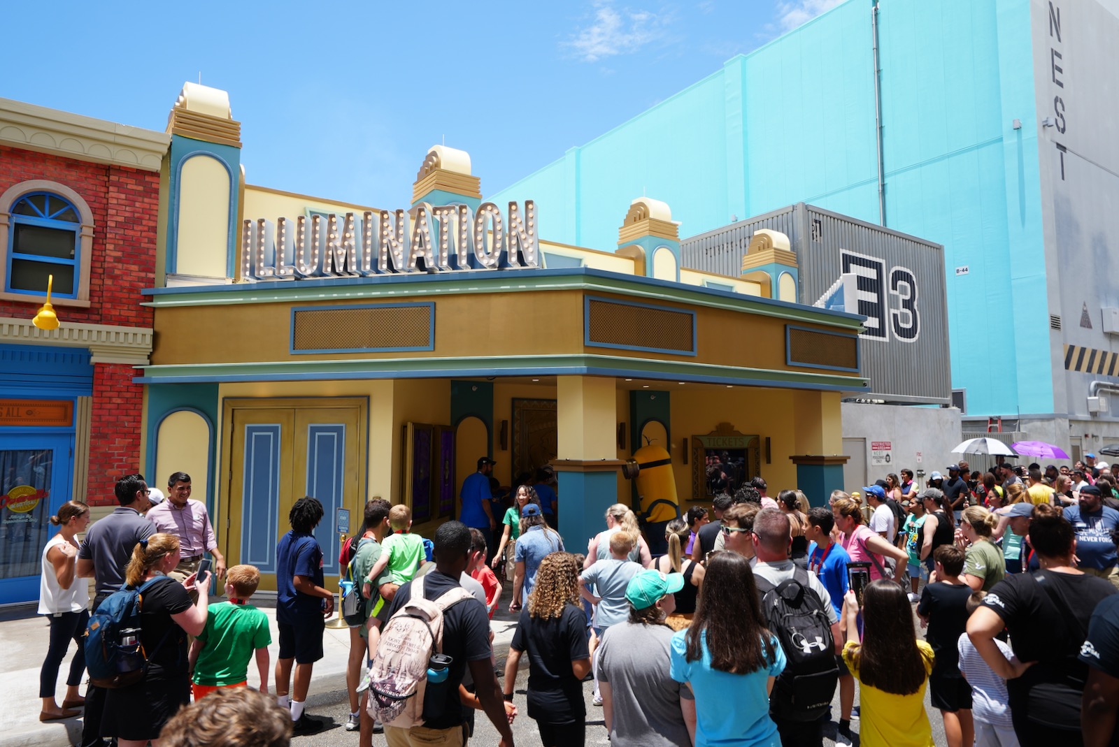 Checking Out Universal S Illumination Theater Meet Greet